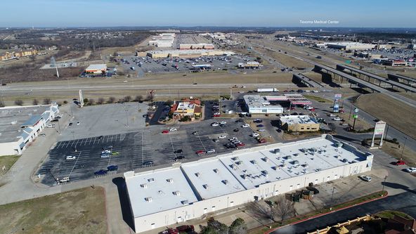 Shafer Crossing Retail Center: 2918 N US Highway 75, Sherman, TX 75090